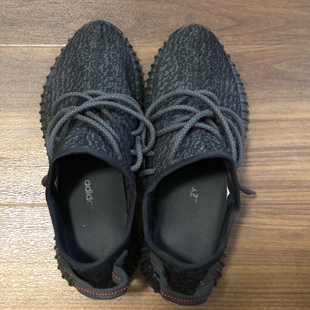Yeezy Boost 350 'Pirate Black' adidas sneakers